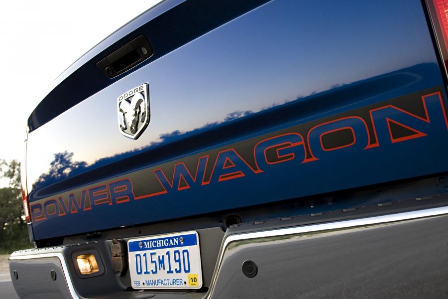  Dodge RAM 2500 Power Wagon 2010 года  (фото 2 из 18)